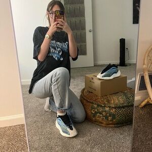 Yeezy 700 v3 azareth